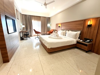 the sky imperial hotel kailash