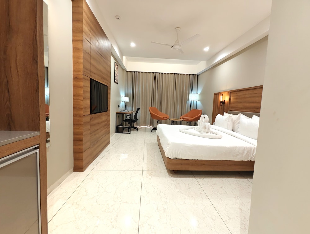 the sky imperial hotel kailash