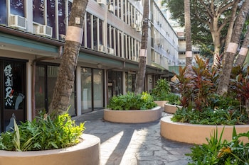 Kuhio Banyan Club,Honolulu>>Hawaii,2 star