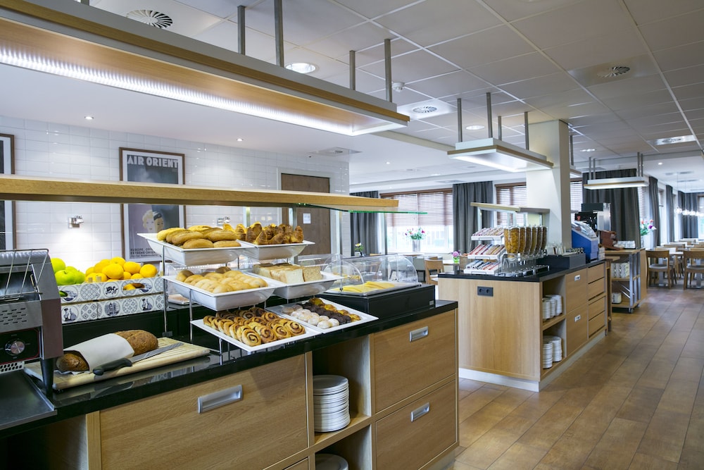 holiday inn express amsterdam schiphol by ihg