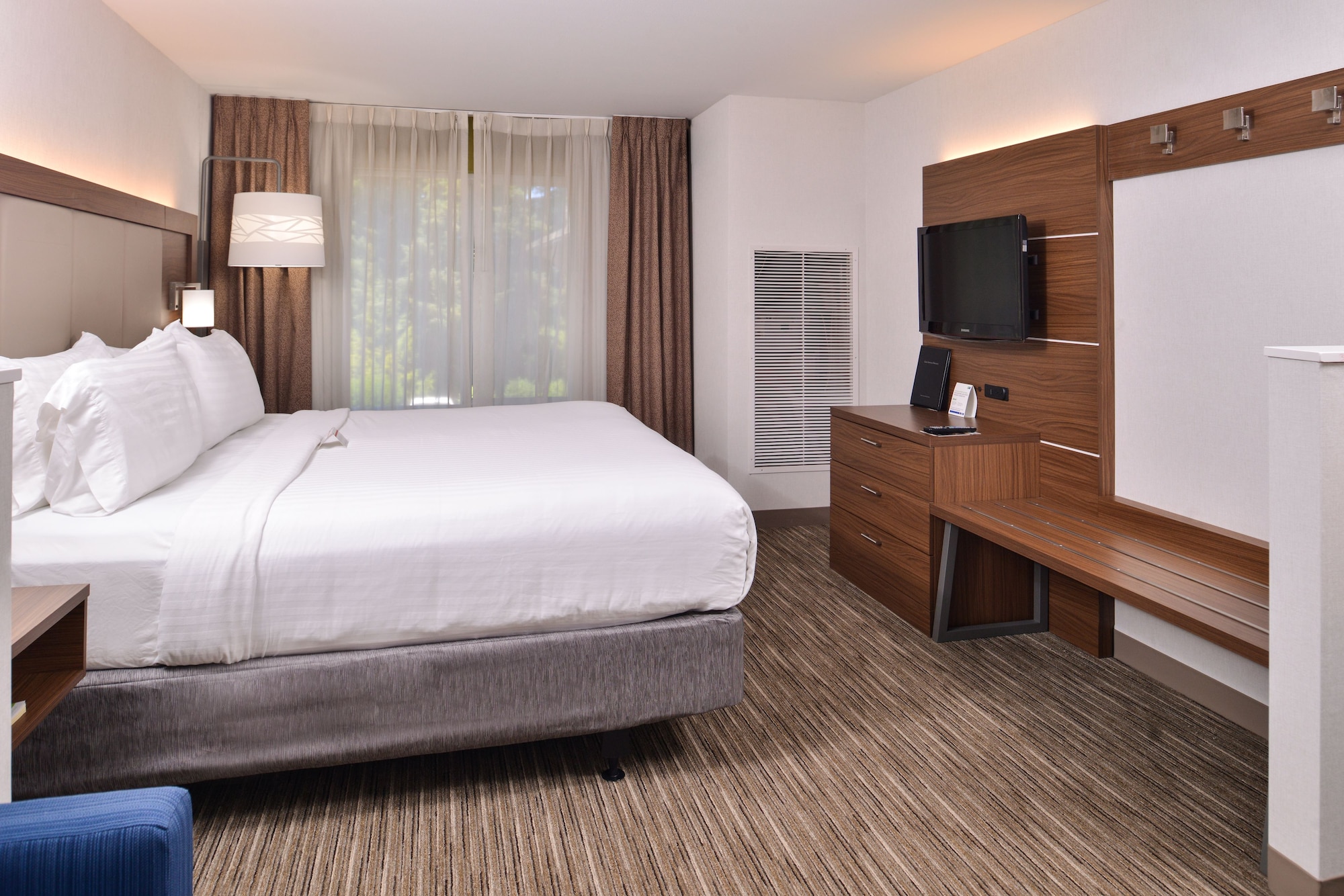 holiday inn express and suites lacey