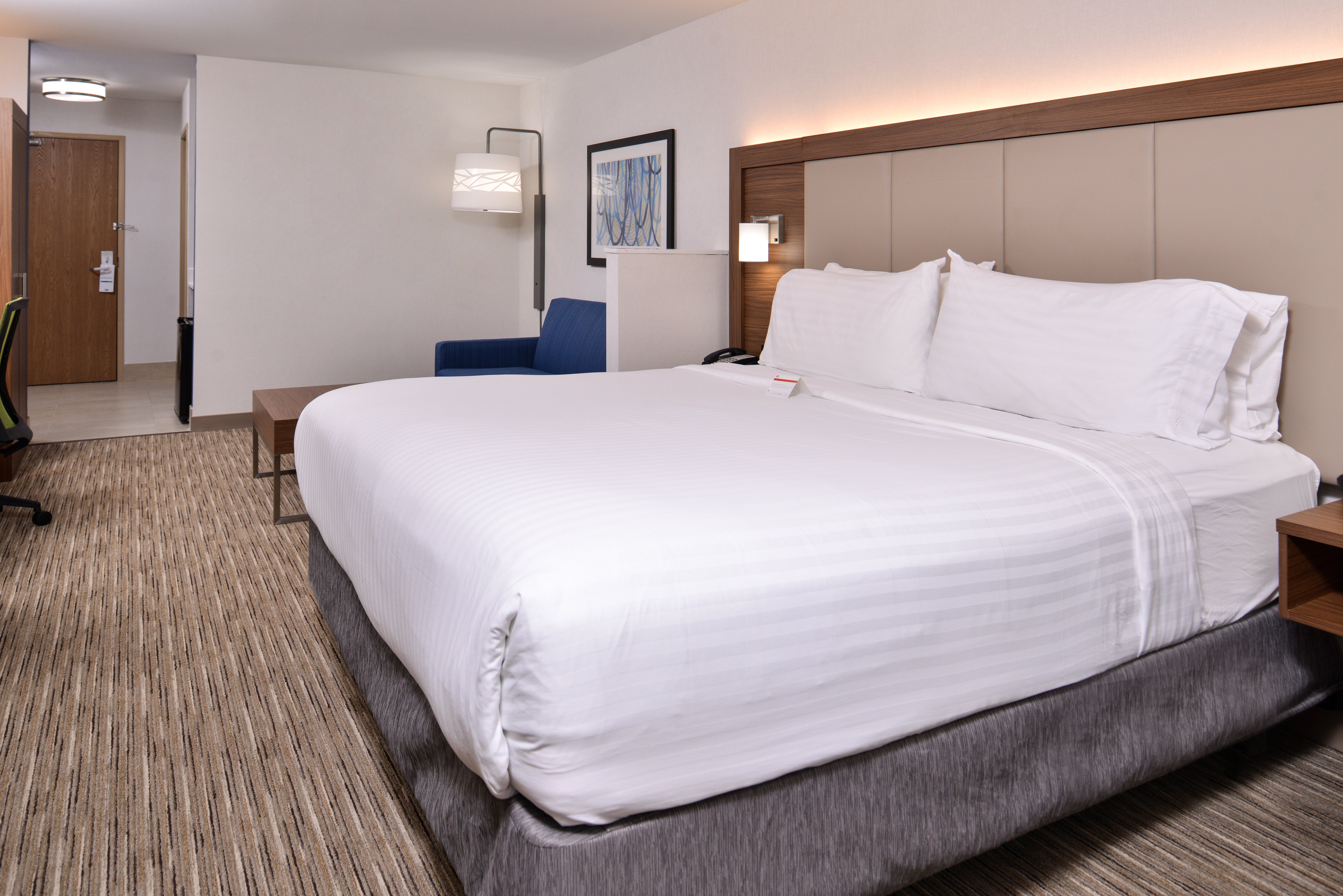 holiday inn express and suites lacey