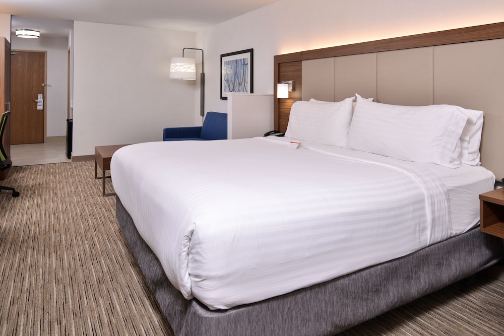 holiday inn express and suites lacey