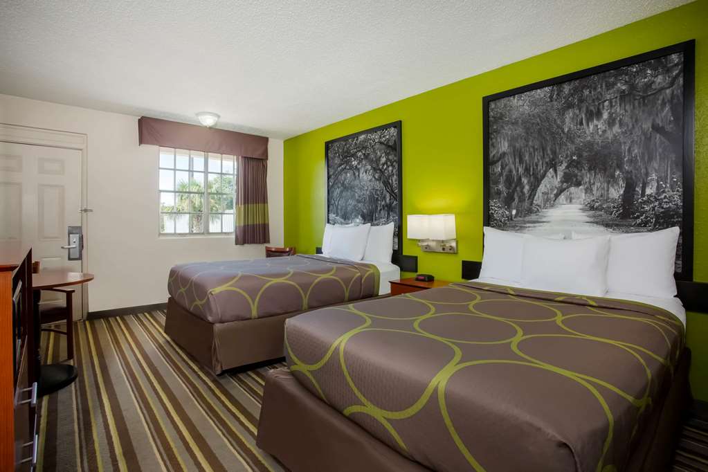 super 8 by wyndham lake city