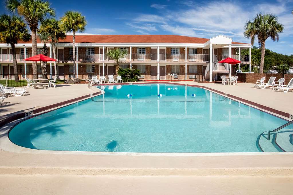 super 8 by wyndham lake city