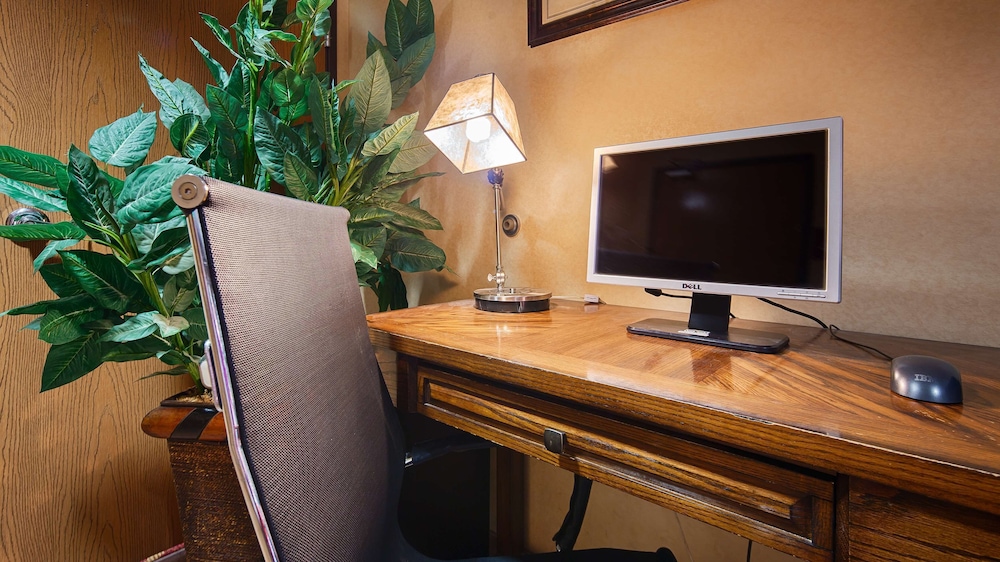 best western laramie inn and suites