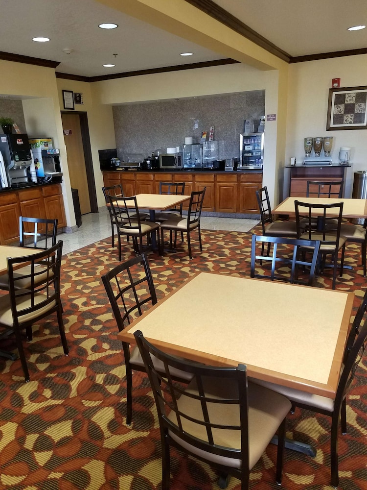 best western laramie inn and suites