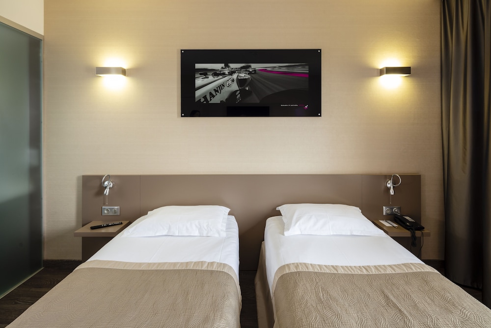 grand prix hotel and restaurant