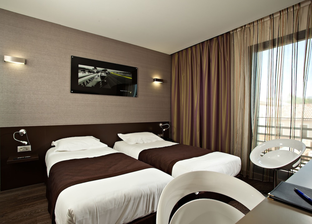 grand prix hotel and restaurant