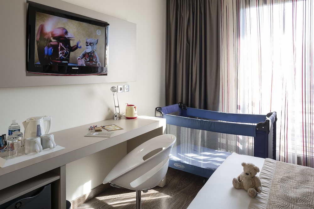 grand prix hotel and restaurant