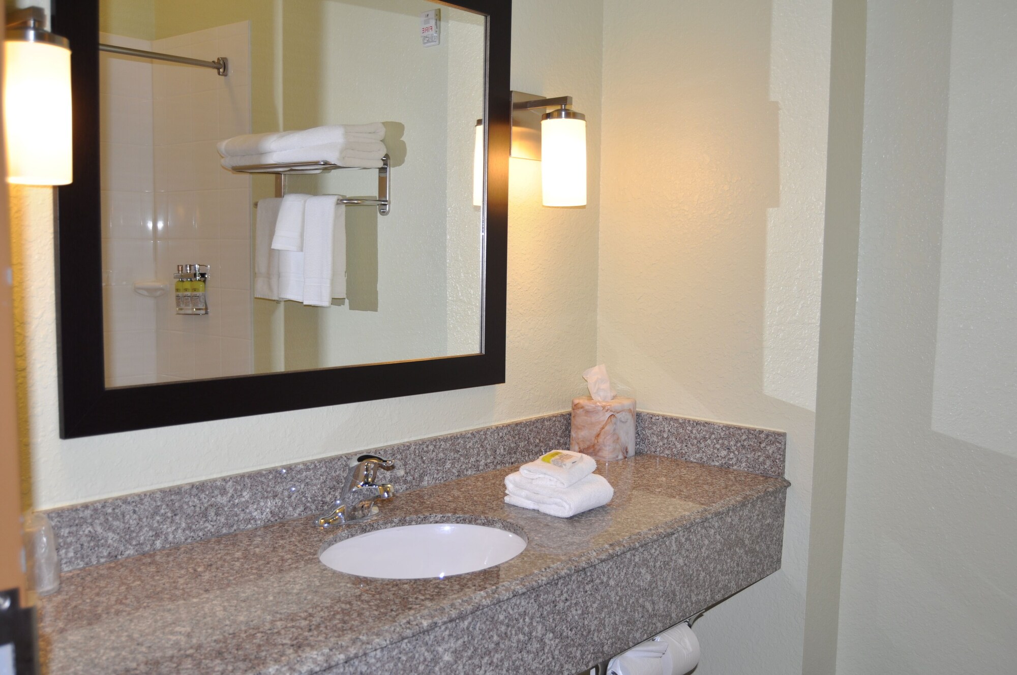 holiday inn express and suites lebanon by ihg
