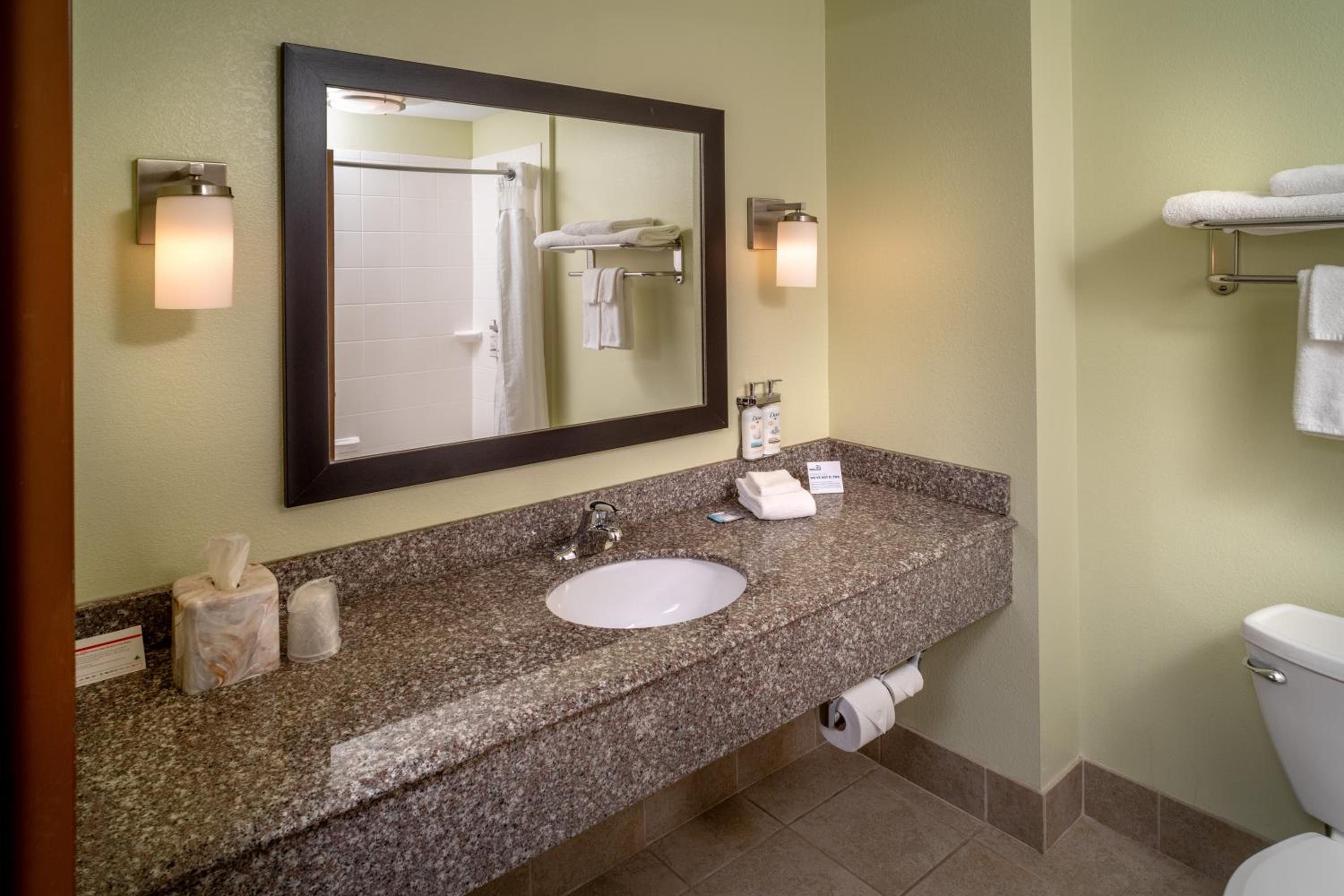 holiday inn express and suites lebanon by ihg