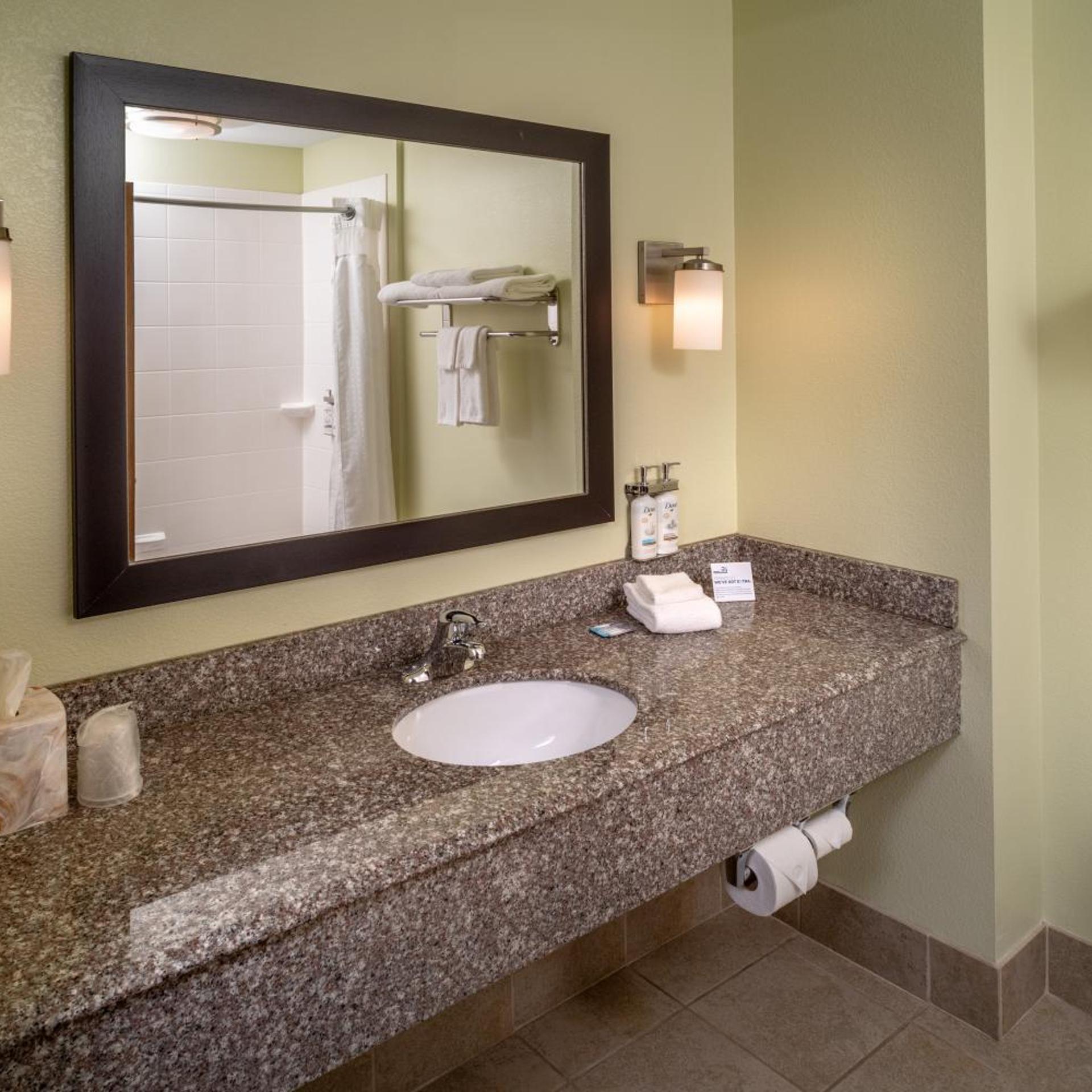 holiday inn express and suites lebanon by ihg