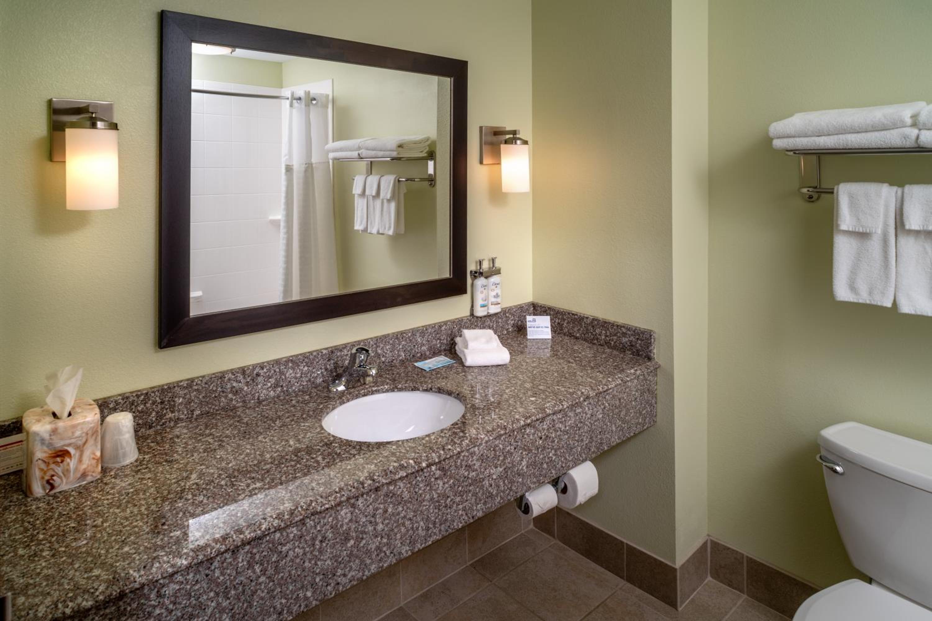 holiday inn express and suites lebanon by ihg