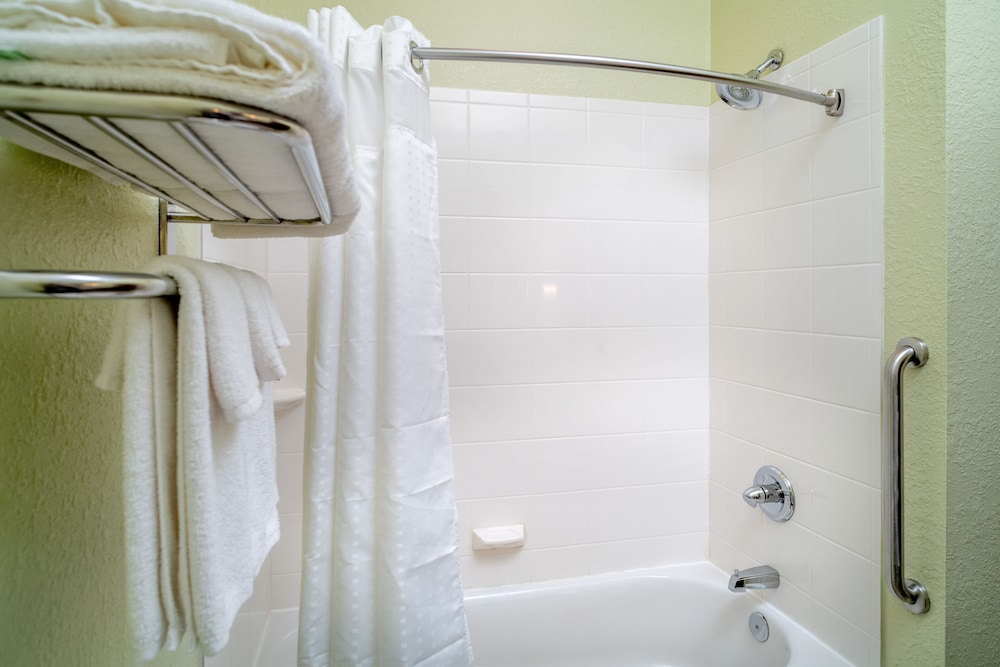 holiday inn express and suites lebanon by ihg