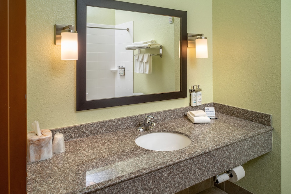 holiday inn express and suites lebanon by ihg