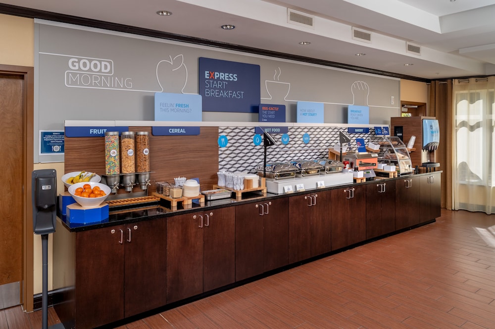 holiday inn express and suites lebanon by ihg