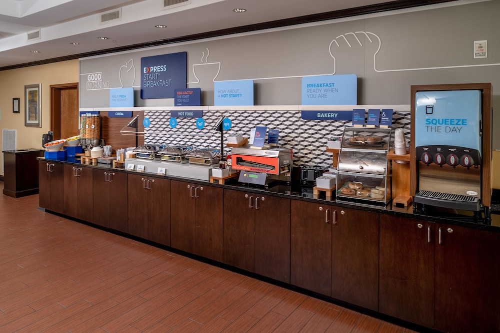 holiday inn express and suites lebanon by ihg