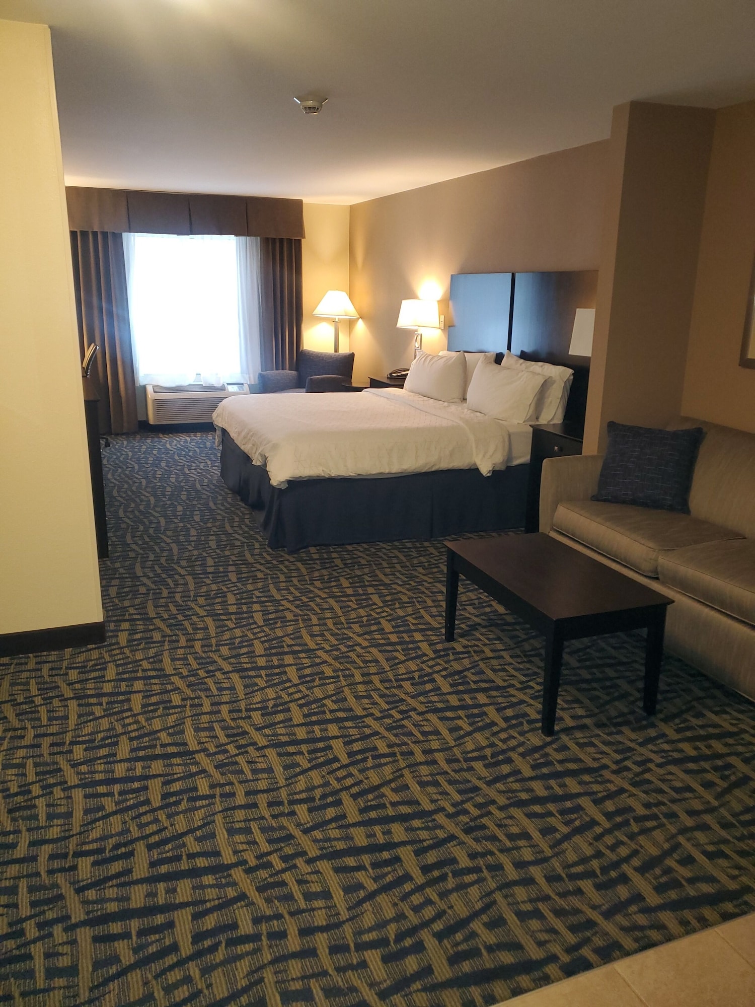 holiday inn express and suites lebanon by ihg
