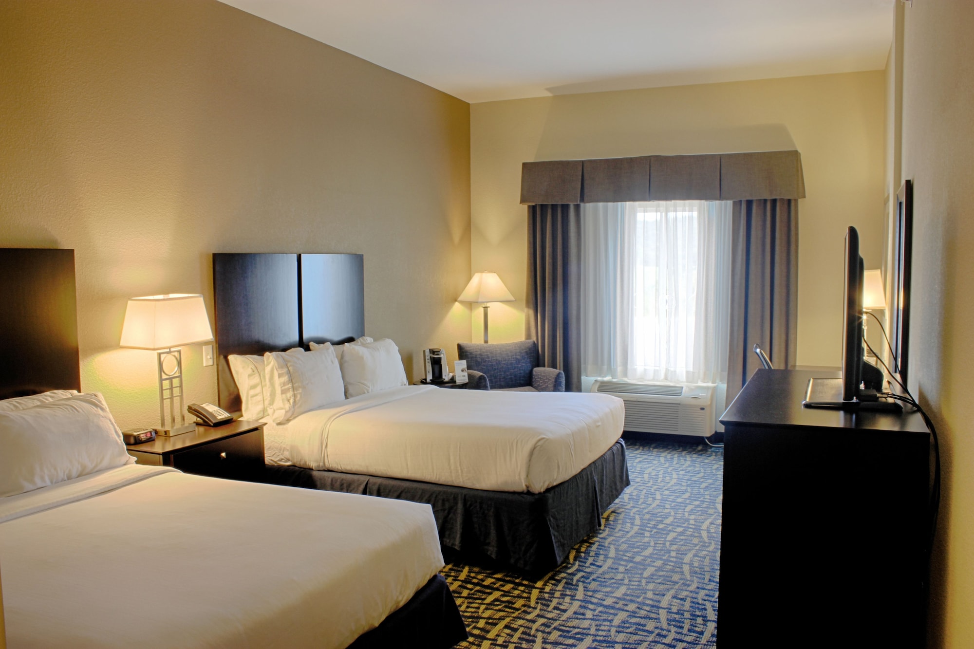 holiday inn express and suites lebanon by ihg