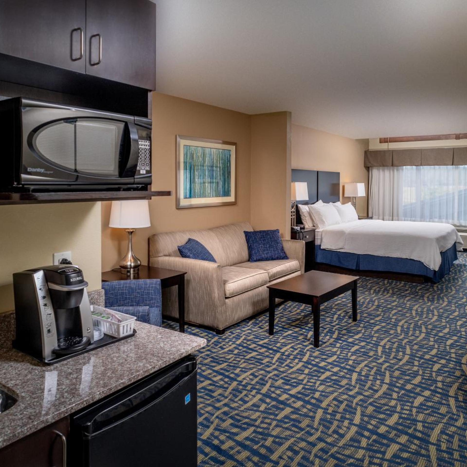 holiday inn express and suites lebanon by ihg
