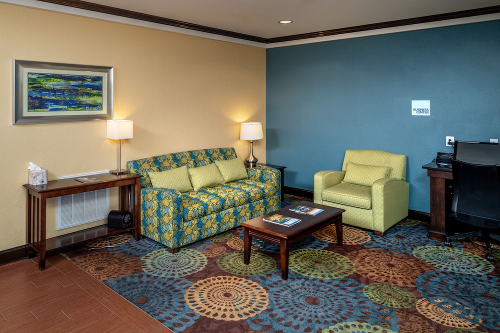 holiday inn express and suites lebanon by ihg