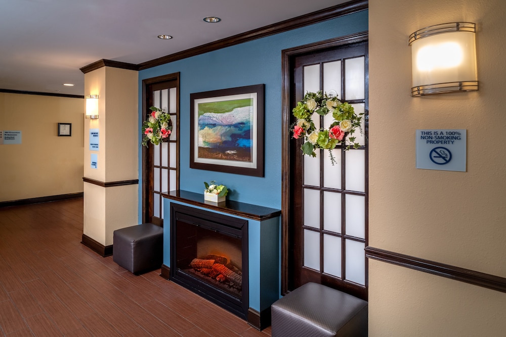 holiday inn express and suites lebanon by ihg