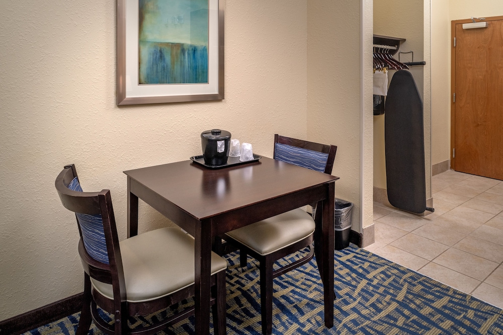 holiday inn express and suites lebanon by ihg