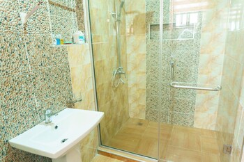 rolarz premium hotel and suites
