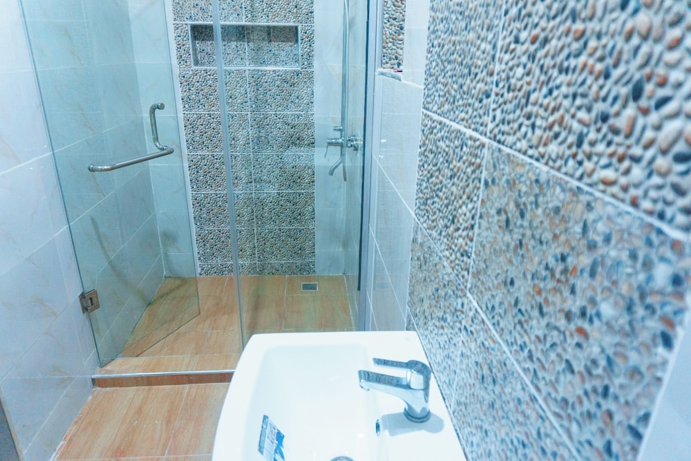 rolarz premium hotel and suites