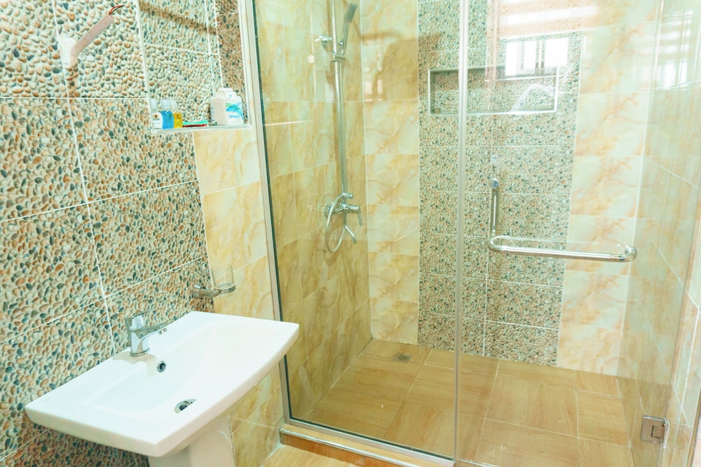 rolarz premium hotel and suites