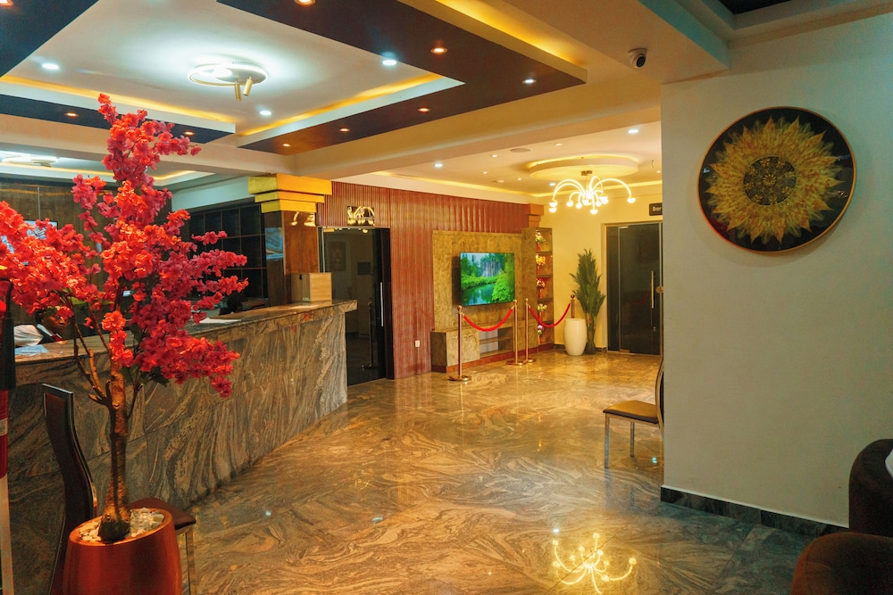 rolarz premium hotel and suites