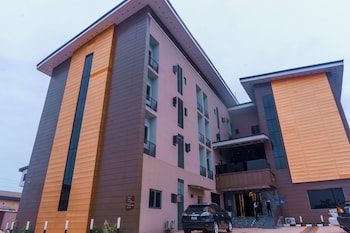 rolarz premium hotel and suites