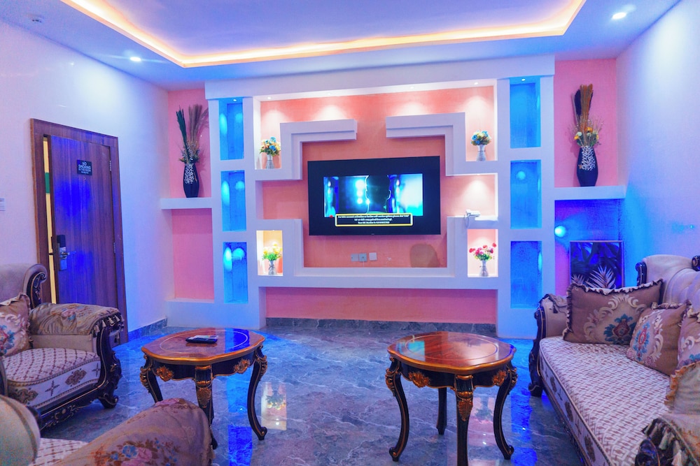 rolarz premium hotel and suites