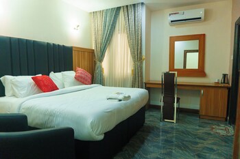 rolarz premium hotel and suites