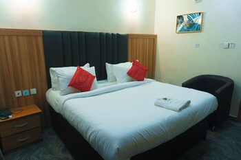 rolarz premium hotel and suites
