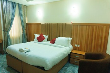 rolarz premium hotel and suites