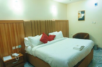 rolarz premium hotel and suites