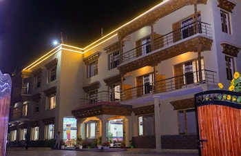 hotel capital city ladakh