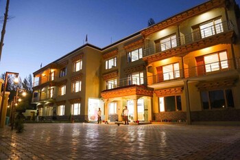 hotel capital city ladakh