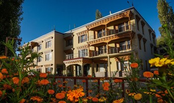 hotel capital city ladakh