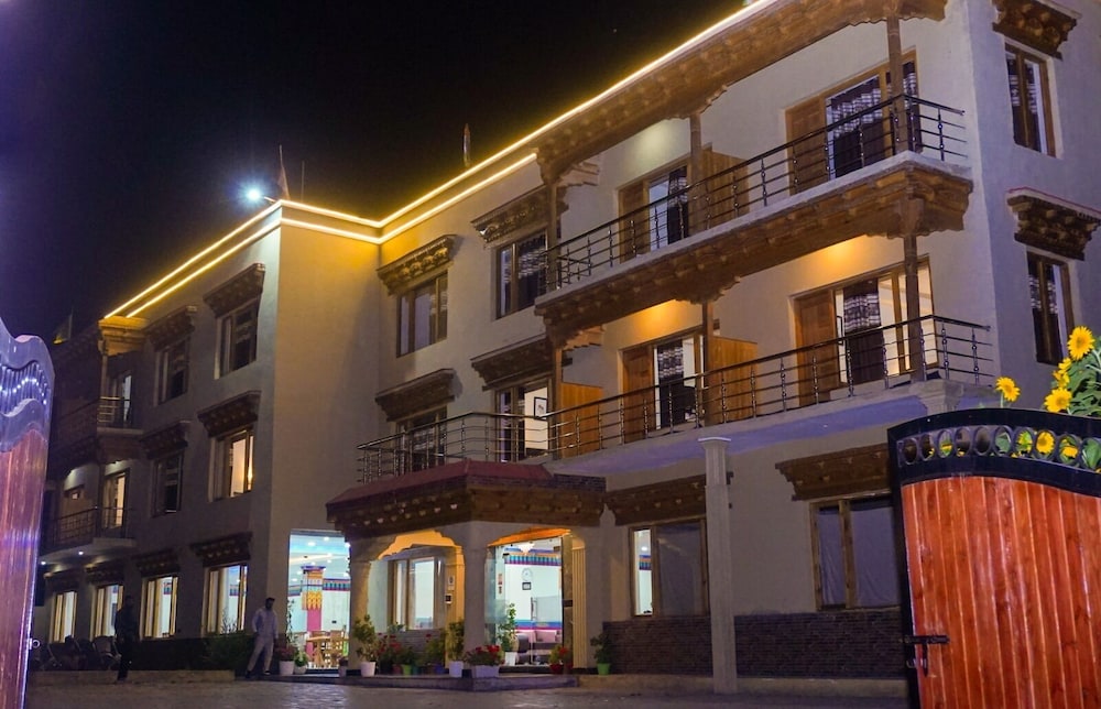 hotel capital city ladakh