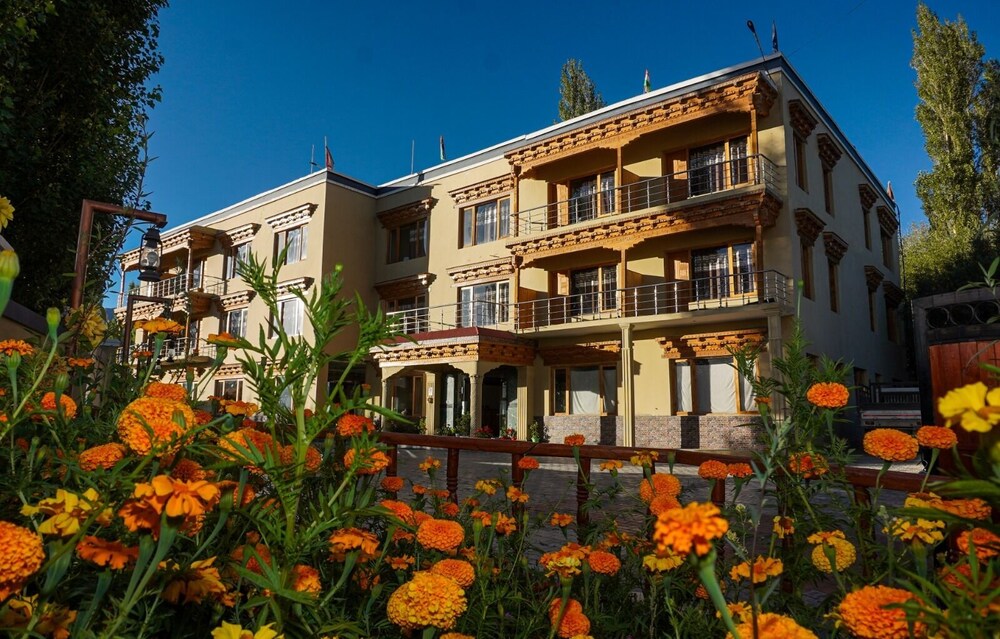 hotel capital city ladakh