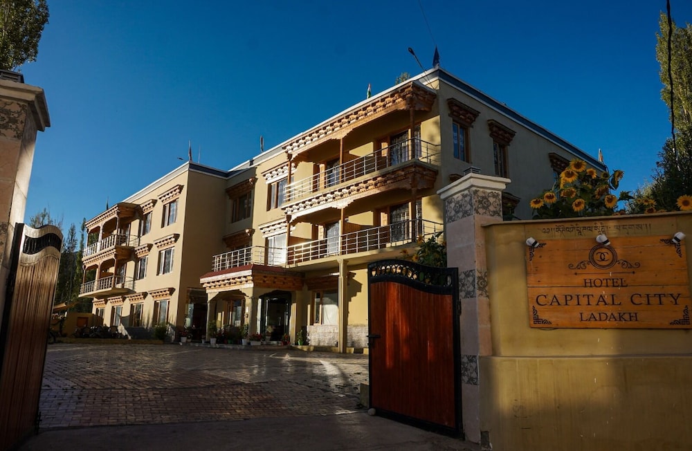 hotel capital city ladakh