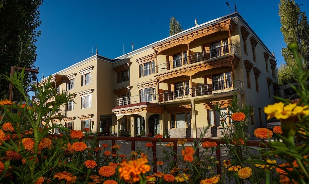 hotel capital city ladakh