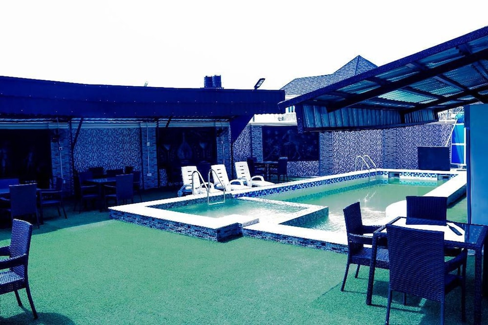 mo house hotel and event center