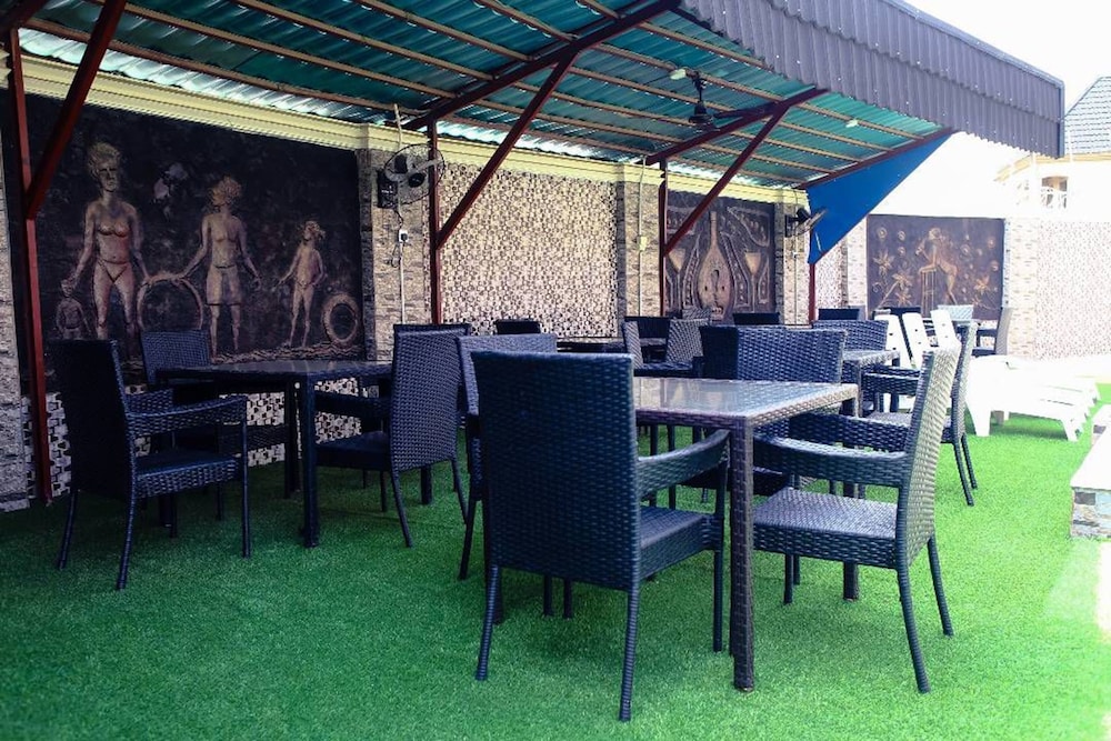 mo house hotel and event center