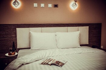 mo house hotel and event center