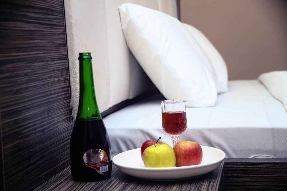 mo house hotel and event center