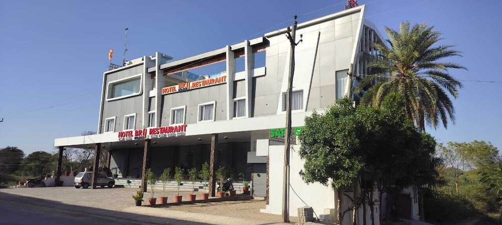 hotel brij palace and restaurant